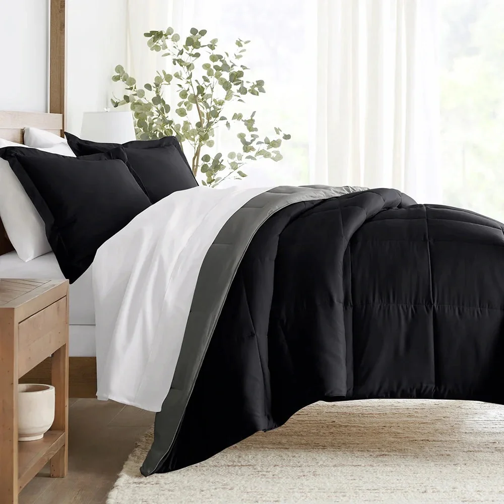Full/queen down alternative comforter w shams (new)